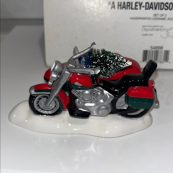 DEPARTMENT 56 Snow Village A Harley-Davidson Holiday figurine set - Picture 9 of 16